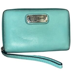 Marc by Marc Jacobs Classic Q Wingman zip-around wristlet wallet in a turquoise